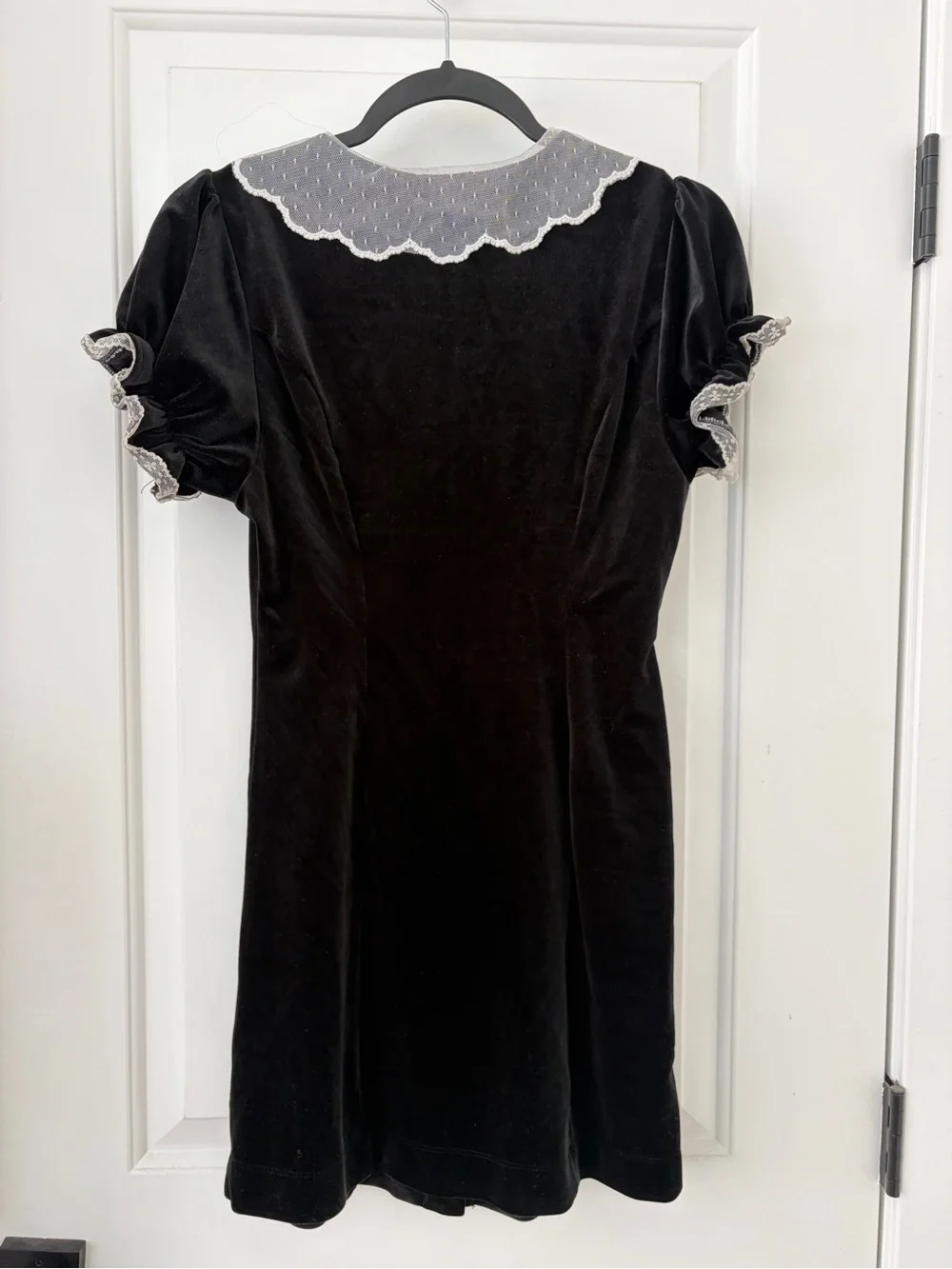 Kimchi Blue Black Ribbed Top with Trimmed Neckline - Picture 4 of 4